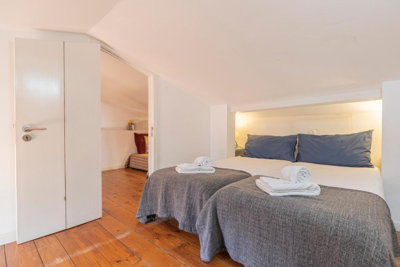 Alfama 2Bdr Duplex Apartment W/ Balcony By Lovelystay Lisbona Esterno foto