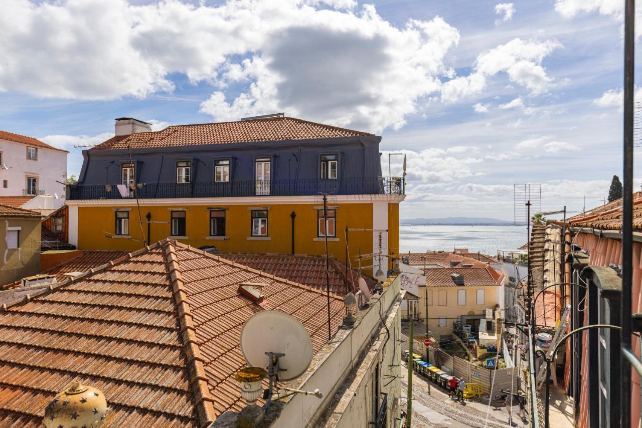 Alfama 2Bdr Duplex Apartment W/ Balcony By Lovelystay Lisbona Esterno foto