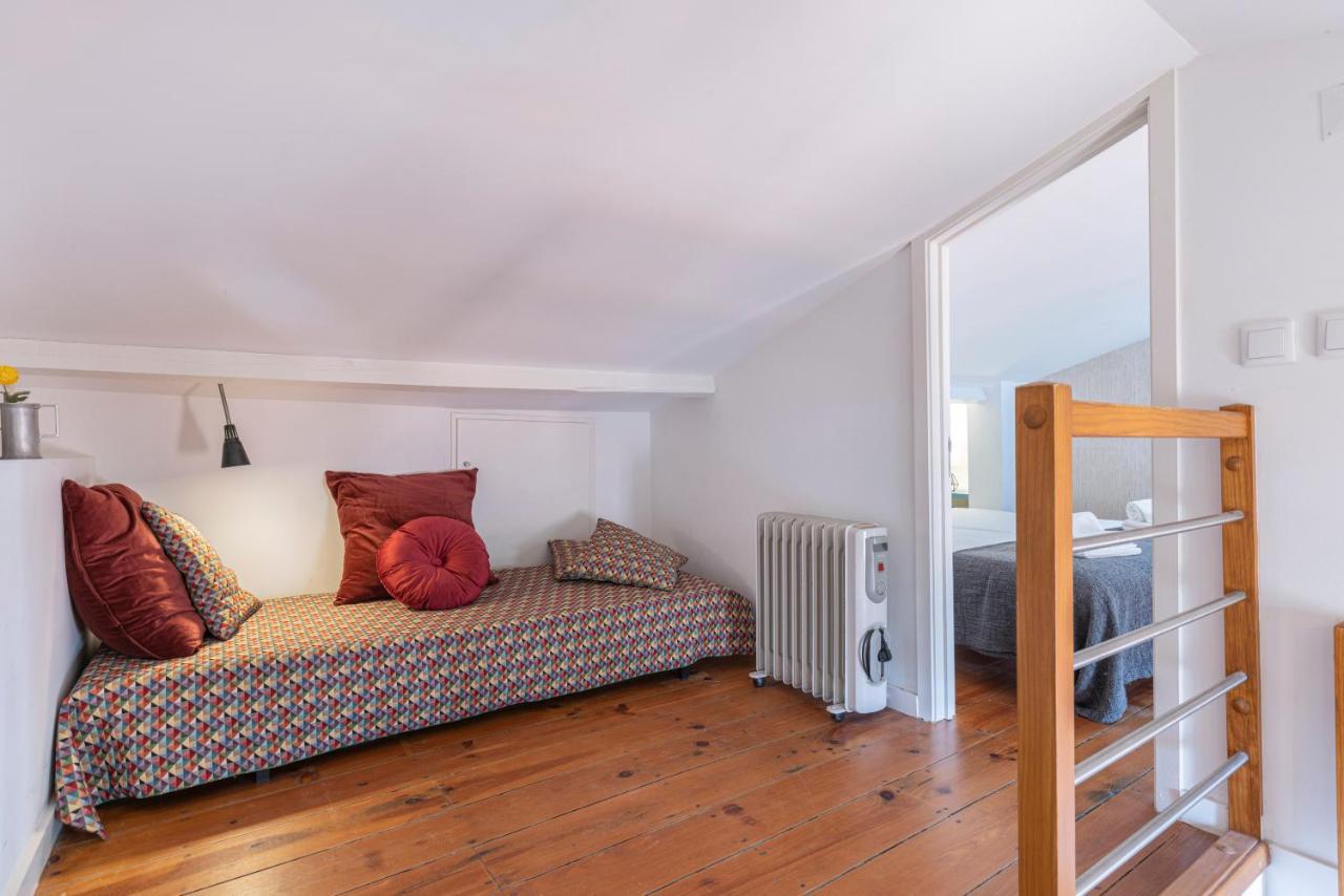 Alfama 2Bdr Duplex Apartment W/ Balcony By Lovelystay Lisbona Esterno foto